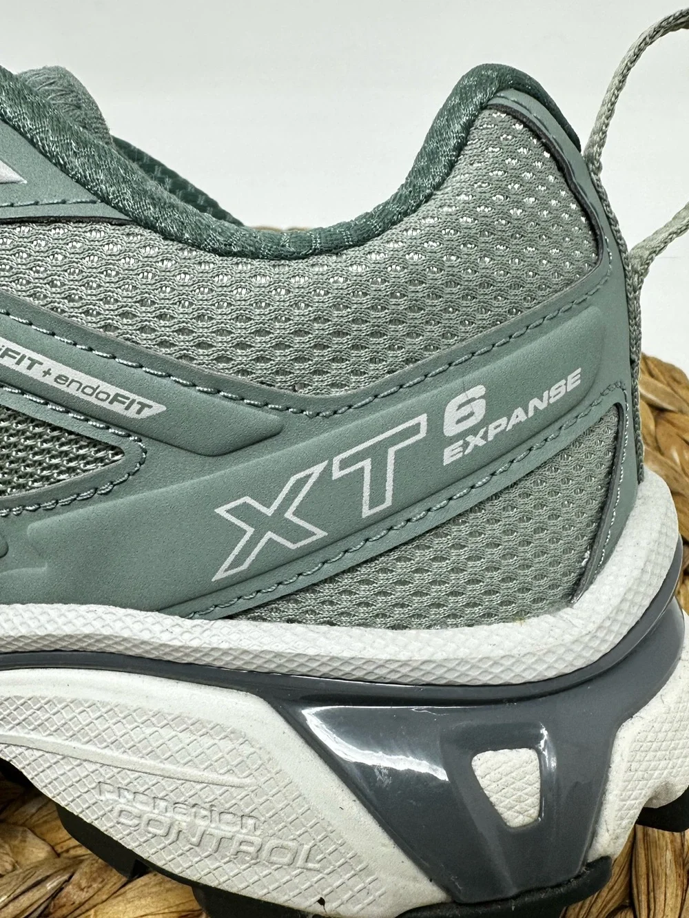 Salomon XT-6 Expanse Hiking Sneaker Lily Pad Laurel Wreath Pewter Size 6.5 Women